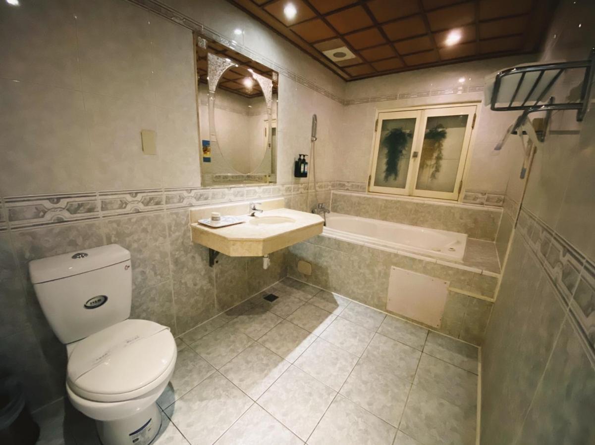 I Live Motel Kaohsiung Exterior photo