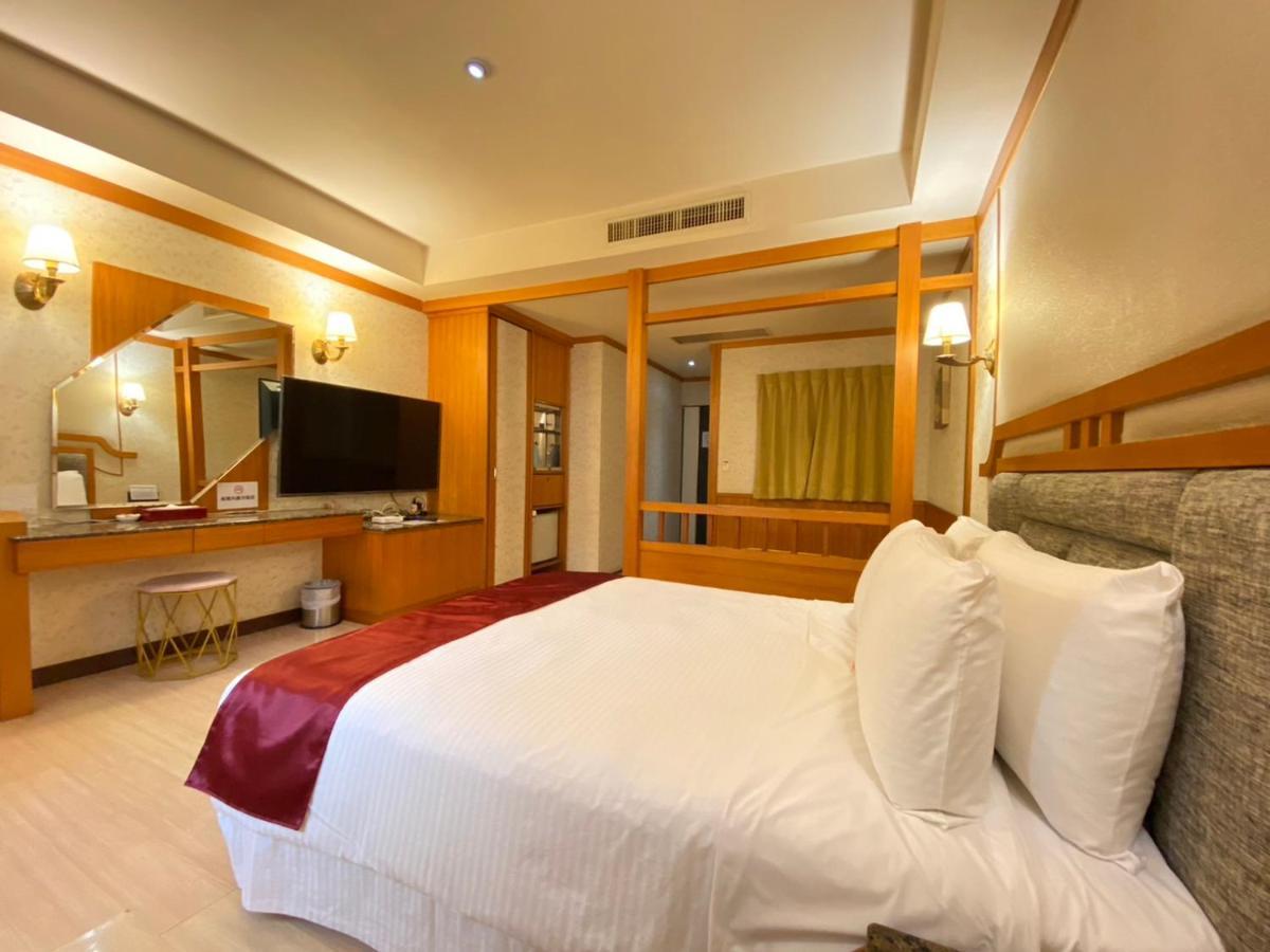I Live Motel Kaohsiung Exterior photo